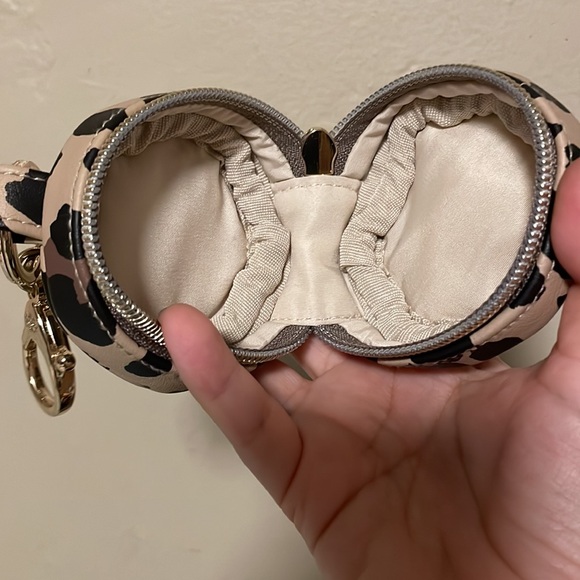 Itzy Ritzy Leopard Pacifier Case - Picture 4 of 4